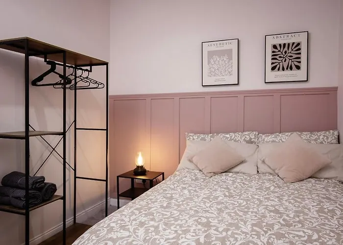 Cozy - Great Location - Perfect For Long 맨체스터