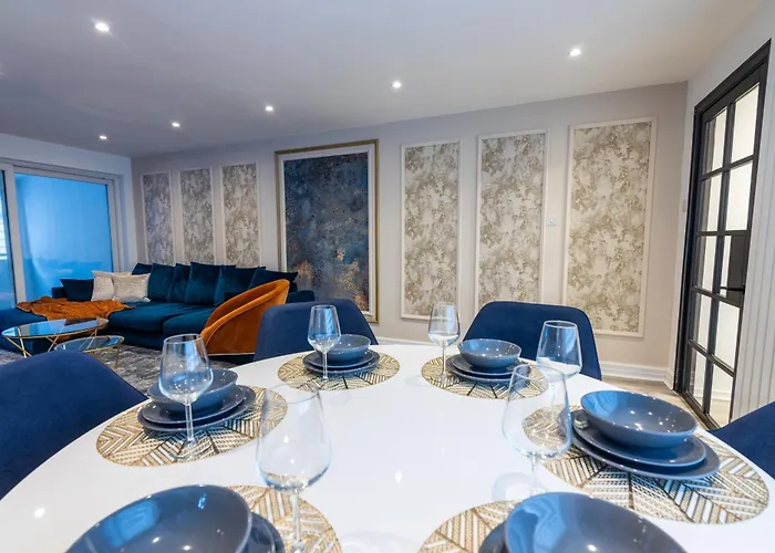 Nyaraló Luxury 3 Bed House Old Trafford *