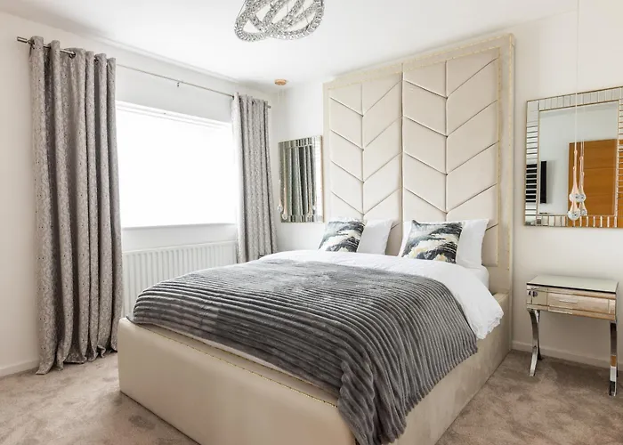 Nyaraló Luxury 3 Bed House Old Trafford