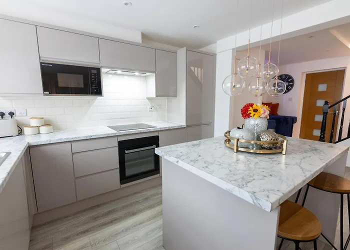 Luxury 3 Bed House Old Trafford *