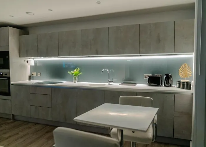 Luxury 2 Bed Penthouse With Stunning Views In Centre 公寓