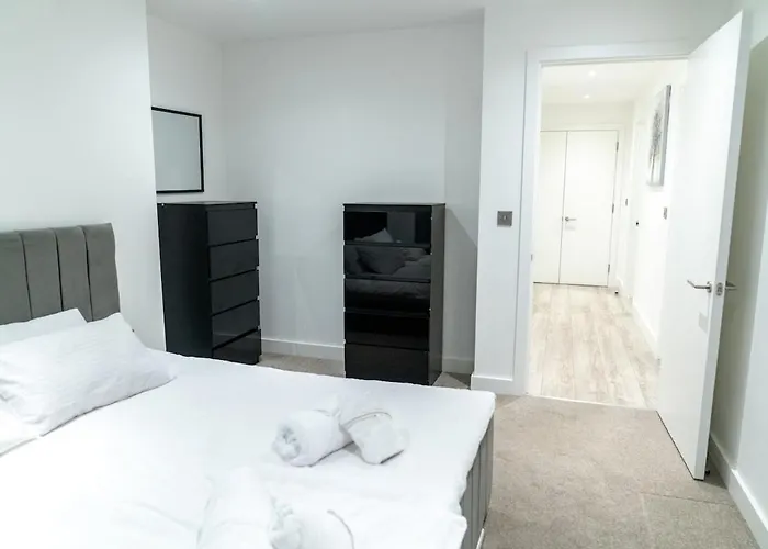 Luxury 2 Bed Penthouse With Stunning Views In Centre 公寓