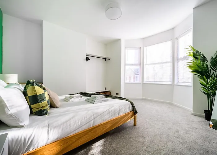 Stylish Modern - Perfect For Work, Leisure & Stadium Visits With Parking * 맨체스터