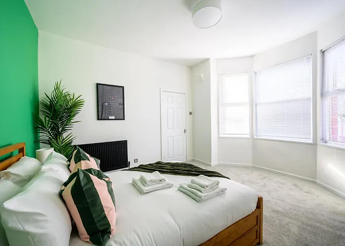 Stylish Modern - Perfect For Work, Leisure & Stadium Visits With Parking 아파트 맨체스터