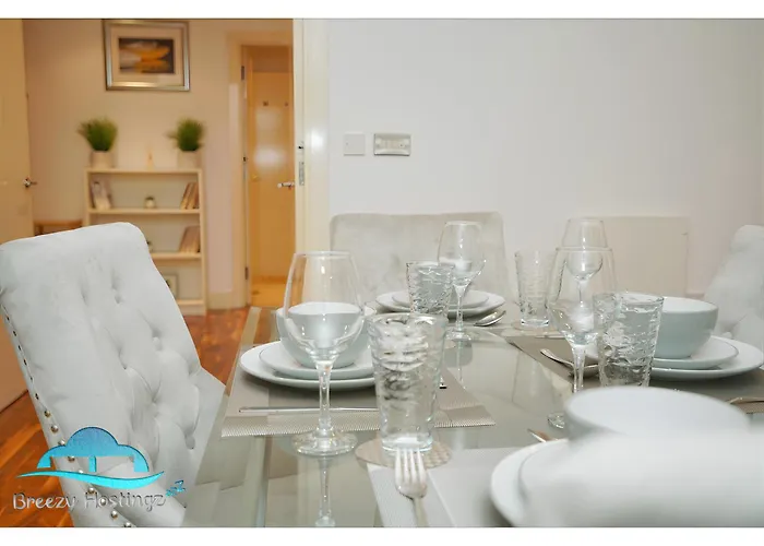 Spacious Centre Lejlighed *