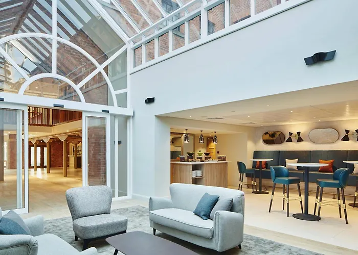 Marriott Victoria & Hotel 4*