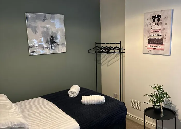 Vibrant & Spacious 3br House, Near & Salford Quays, Free Parking Manchester