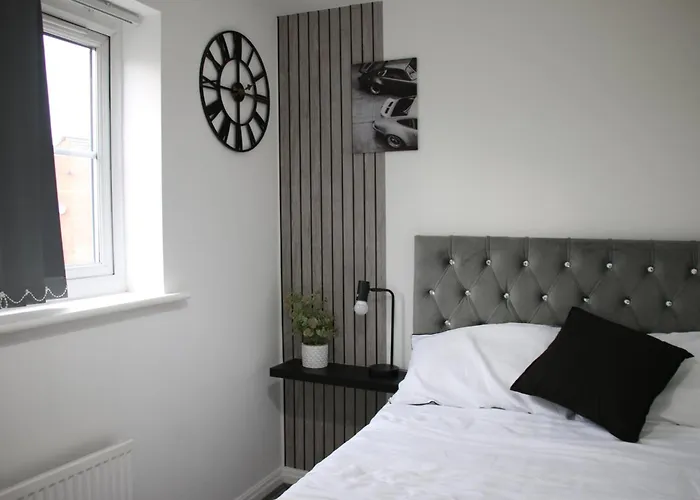 3 Bedroom House Close To Centre Free Parking 펜션 *