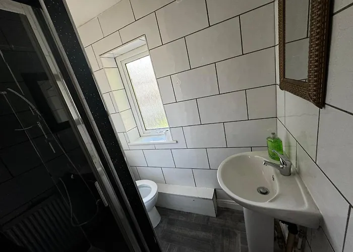 Konukevi Double Bed D2 Greater Manchester