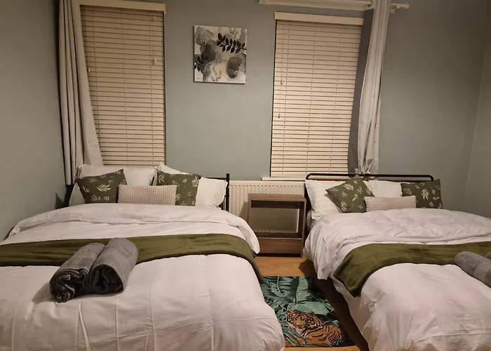 The Reddish Retreat - Individual Manchester