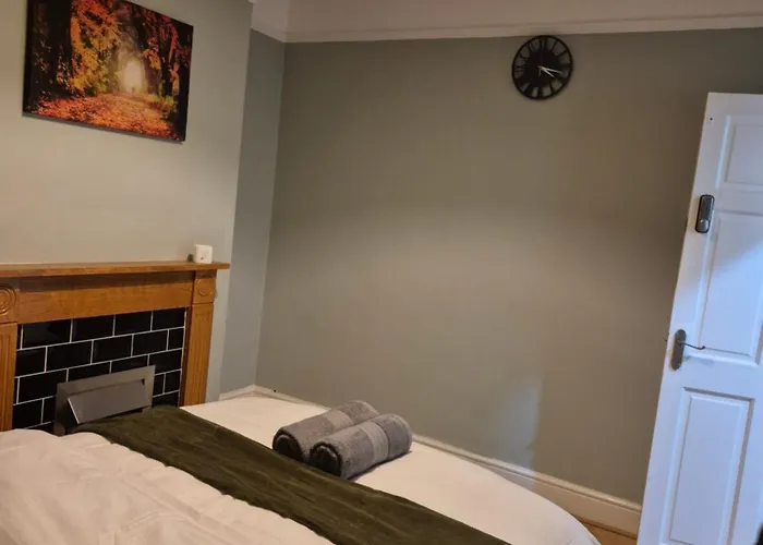 The Reddish Retreat - Individual * Manchester