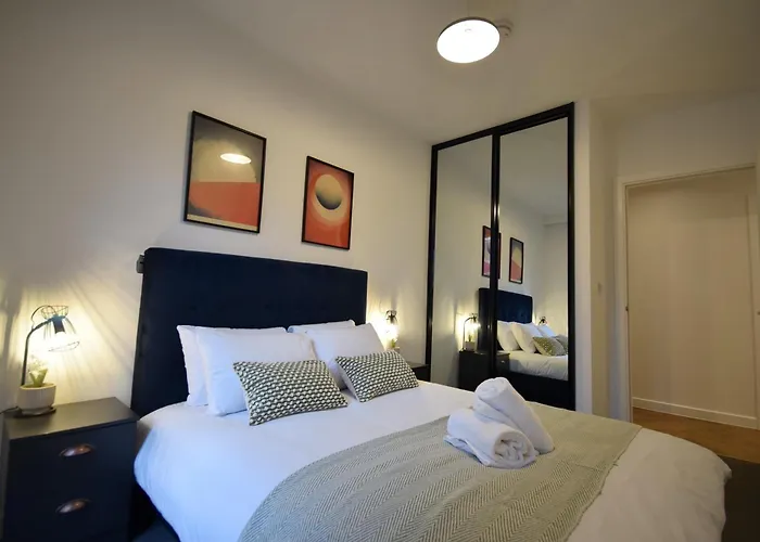 Life 2-bed 1-bath In New Cross * Manchester