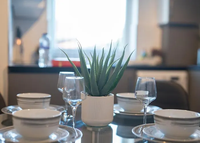 Richmond Retreat - Luxurious And Comfortable Spacious 2 Floor Apartament *