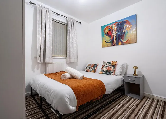 Coop Arena & Etihad - Free Parking - Pool Table Manchester