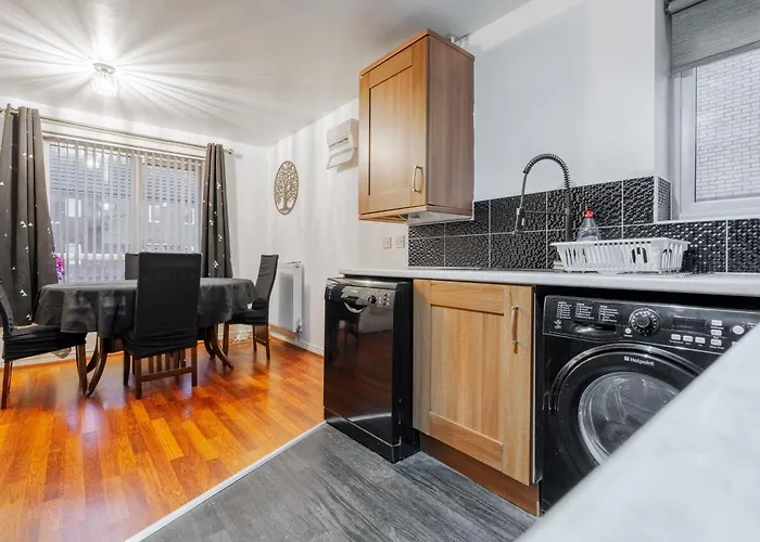 Nyaraló Coop Arena & Etihad - Free Parking - Pool Table