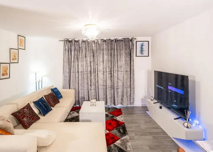 Mega1 Luxury Spacious 1bedroom Apartment,