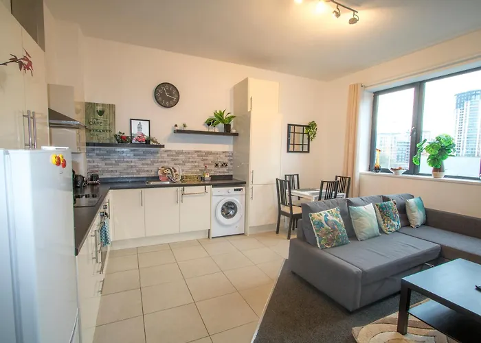 Ideal For Groups - Lovely 2 Bedroom - Free Parking, Transit Links, Close To Stadiums Apartament Manchester