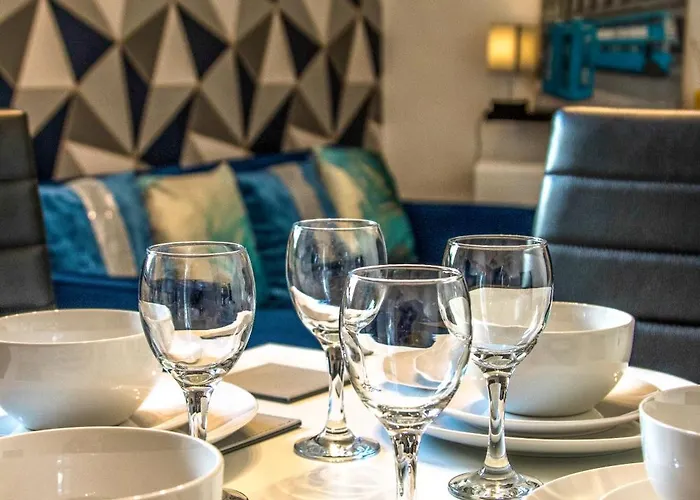 2 Bedroom Flat-free Parking Apartment