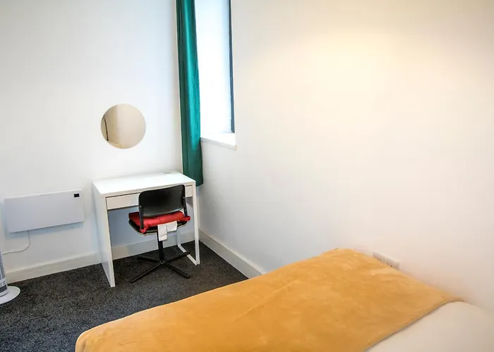 2 Bedroom Flat-free Parking *