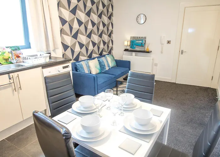 2 Bedroom Flat-free Parking * Manchester