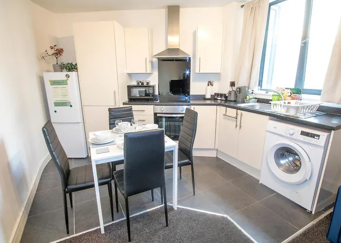 2 Bedroom Flat-free Parking *