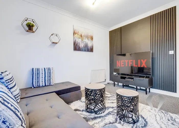 別荘 4 Bed House By Vista Short Lets & Serviced With Pool Table, Free Parking & Near マンチェスター