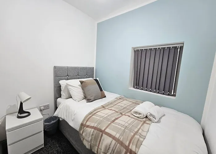 Landcross Co-living - Private Self-cater