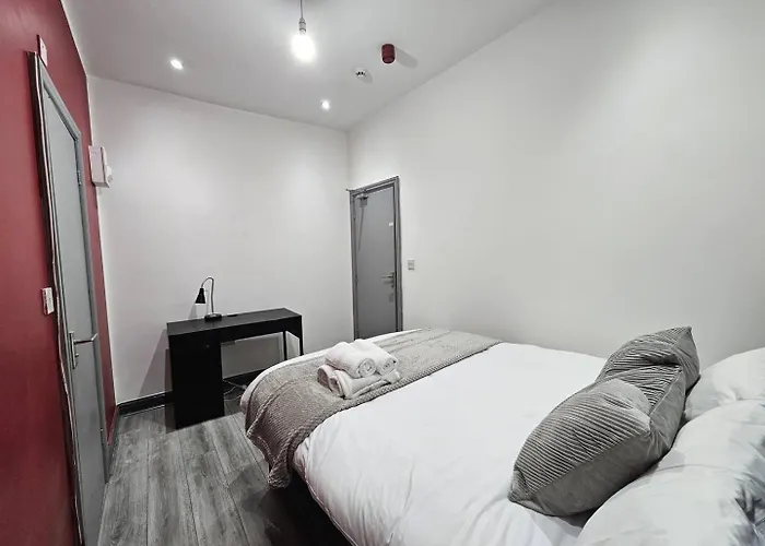 Landcross Co-living - Private Self-cater * Manchester