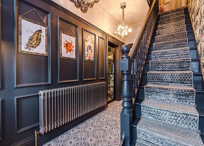 Vakantiehuis Unique In Northenden Urban Oasis Sleeps 8