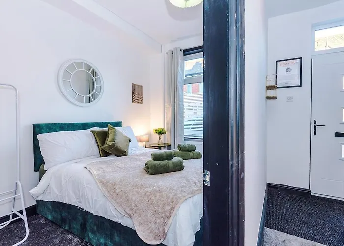 Free Park, Sleeps 8, Stunning In Salford, Long Term Disc, Perfect For Groups Lejlighed *