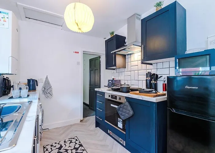 Free Park, Sleeps 8, Stunning In Salford, Long Term Disc, Perfect For Groups * Manchester