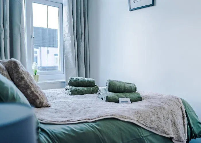 Free Park, Sleeps 8, Stunning In Salford, Long Term Disc, Perfect For Groups Manchester