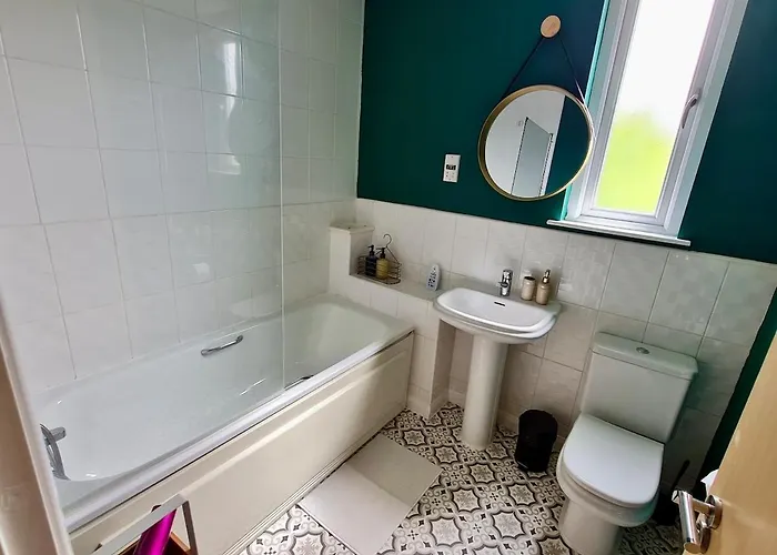 Cute 3 Bedroom House Near Etihad Stadium And Coop Arena With Parking Appartement Manchester