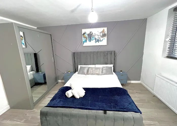 Stylish Spacious 1bd Apt-kingbed-10min Heaton Park *