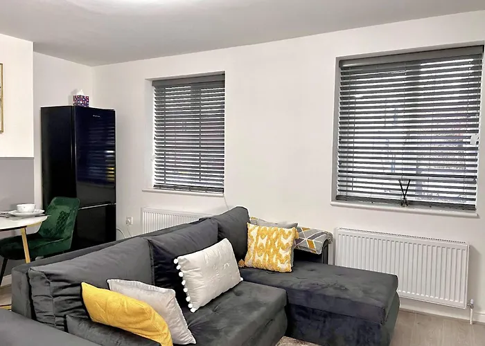 Stylish Spacious 1bd Apt-kingbed-10min Heaton Park Daire *