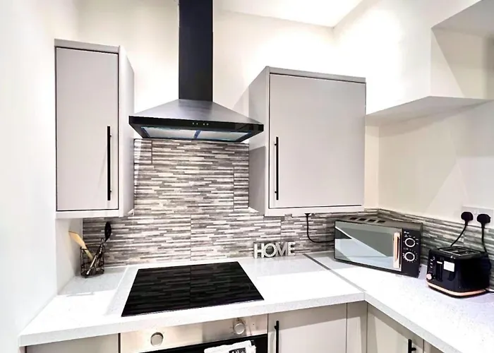 Stylish Spacious 1bd Apt-kingbed-10min Heaton Park