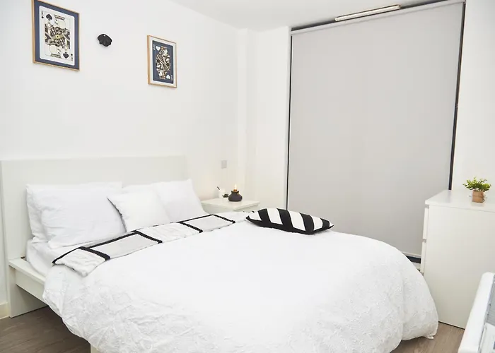 Obi's House&suites - Luxury 2bed Duplex With Balcony Manchester