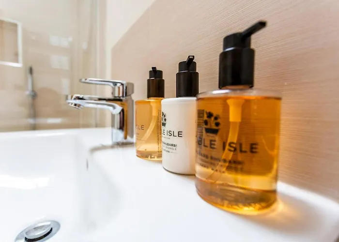 Semesterbostad The Cart Shed - Romantic Hideaway With A View! *