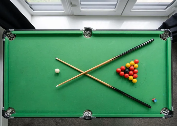 Luxury 5 Bed Near Etihad And Coop Live Prázdninový dům *