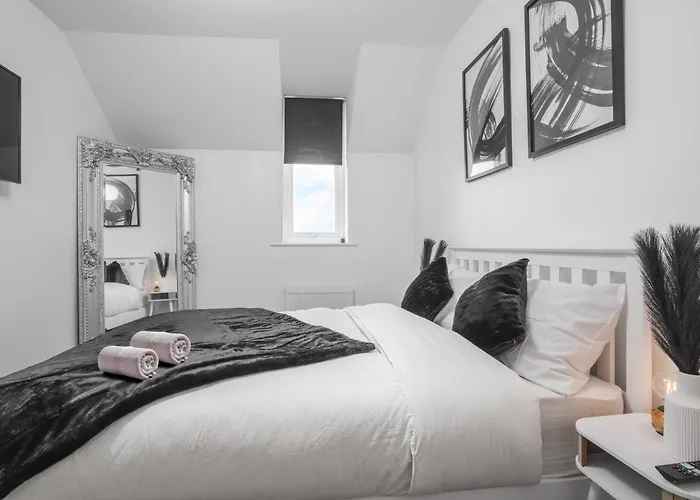 Prázdninový dům Luxury 5 Bed Near Etihad And Coop Live