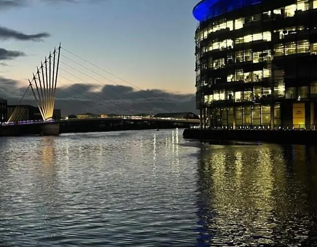 Apartamento Stylish Haven With Ample Space