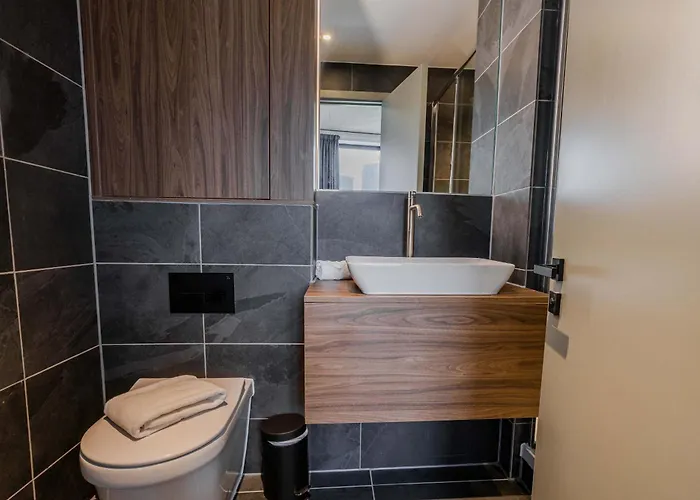 Tranquil Luxury Suite 2Br City Views Apartamento *