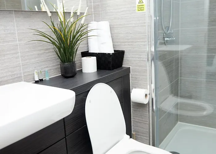 Luxury 2 Bedroom And Bathroom In With Balcony Appartement Manchester