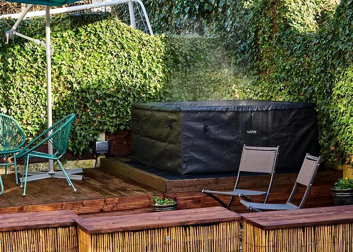 Chic Family With Garden Fire Pit & Event Space, Hot Tub Σπίτι διακοπών Μάντσεστερ