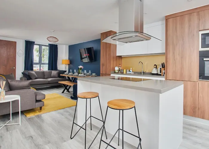 5-bed House - Perfect For Groups & Families Vakantiehuis