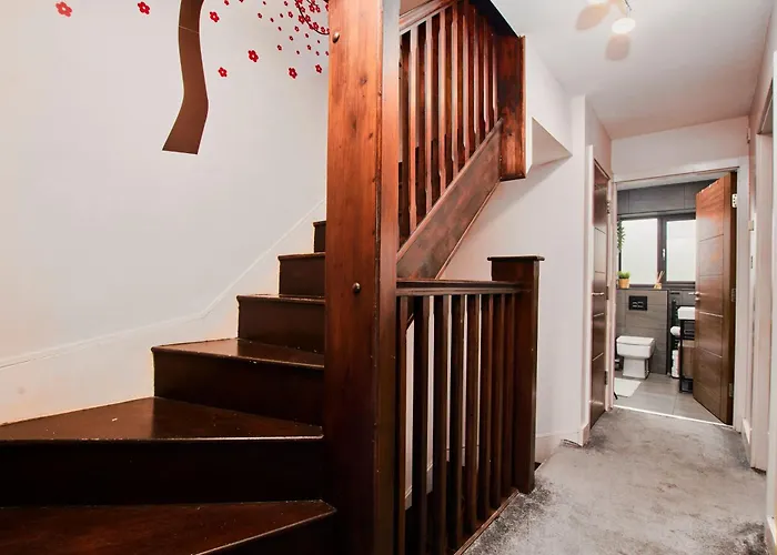 Lovely 3br House - Free Parking - Long Welcome!