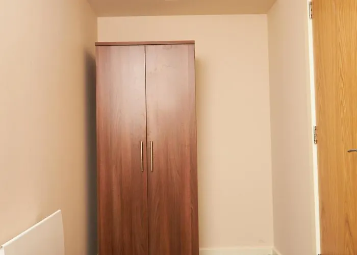 Deluxe And Cozy Two Bedroom With 1 Bathroom And Open Balcony *