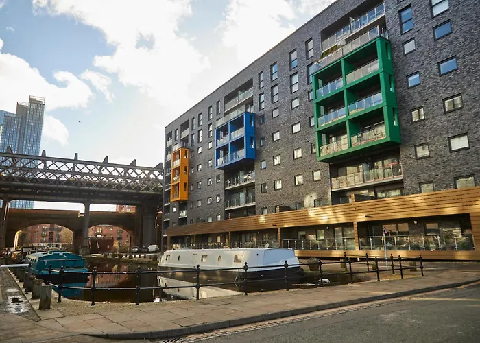 Luxury 2 Bedroom And Bathroom In With Balcony *