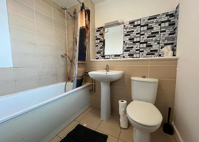 Cosy 2 Bedroom In Apartment