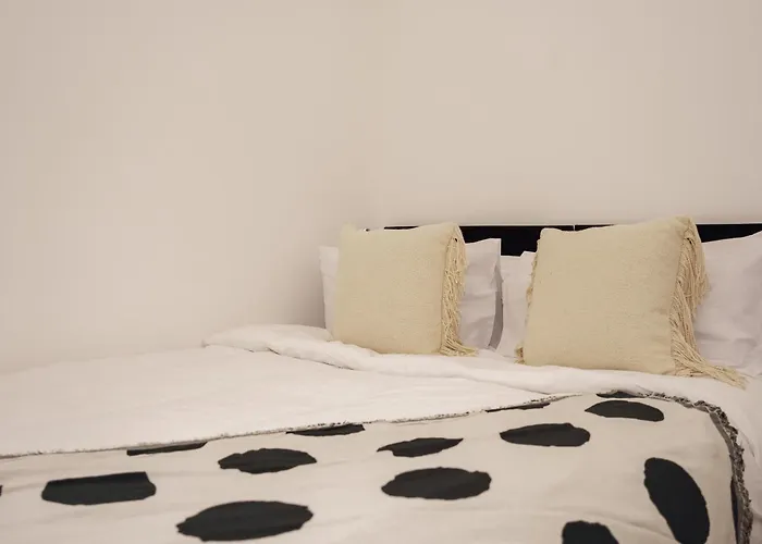 Citycharmms- Entire Near Etihad Stadium Hébergement de vacances